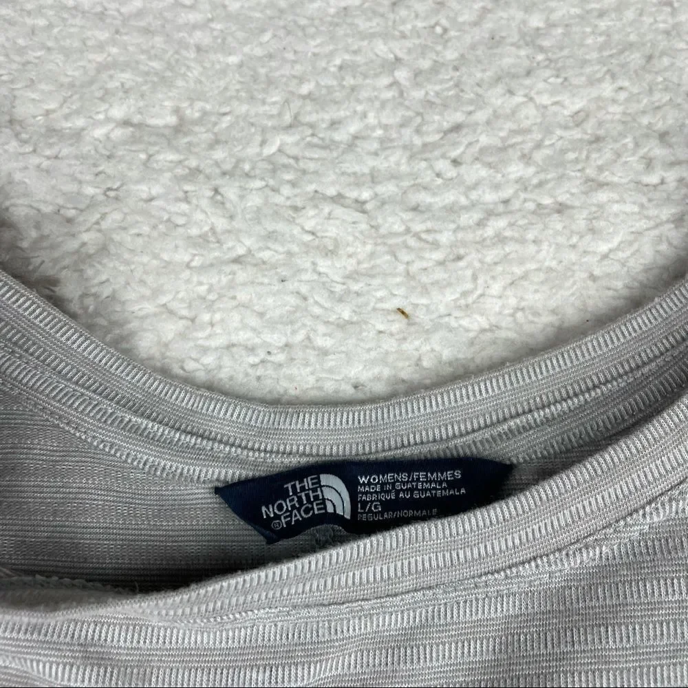 Women’s North Face Short Sleeve - Picture 4 of 4